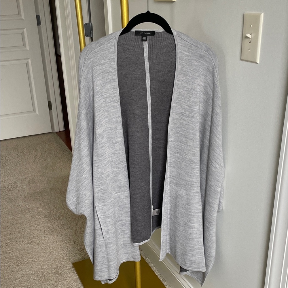 Ann Taylor Light Gray Open-Front Poncho. Soft Wool blend.